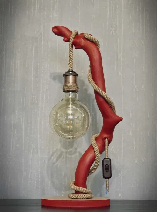 Lampă din lemn handmade